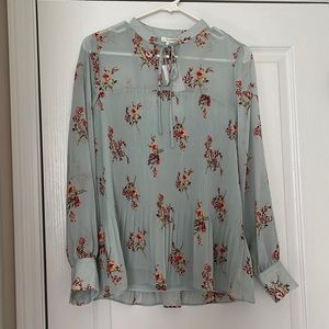 *NWT* Floral Blouse